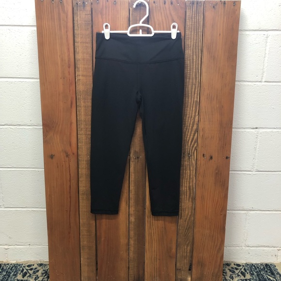 Victoria’s Secret sport size small black capri leggings - Picture 2 of 9